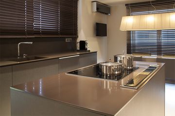 Kitchen with fronts Dark Textured Linen 